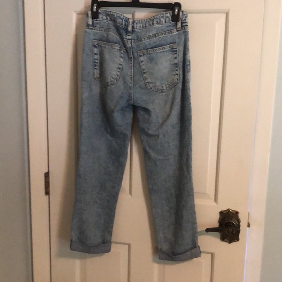 Tommy Hilfiger Light Wash Rolled Up Jeans - Picture 2 of 4